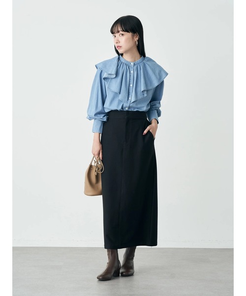 earth music&ecology(アースミュージックアンドエコロジー)の「ラッフルカラーブラウス(シャツ/ブラウス・レディース・チャコールグレー/インディゴブルー・FREE)」の6枚目の写真