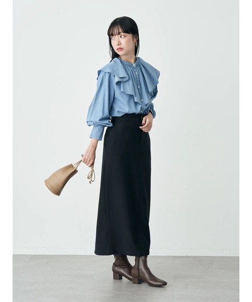 earth music&ecology(アースミュージックアンドエコロジー)の「ラッフルカラーブラウス(シャツ/ブラウス・レディース・チャコールグレー/インディゴブルー・FREE)」の7枚目の写真