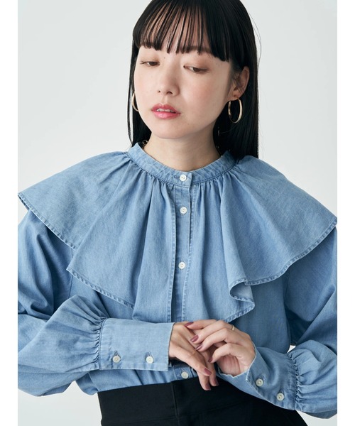 earth music&ecology(アースミュージックアンドエコロジー)の「ラッフルカラーブラウス(シャツ/ブラウス・レディース・チャコールグレー/インディゴブルー・FREE)」の9枚目の写真