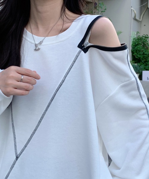 meJane(ミージェーン)の「アウトリンキングショルダーZIPデザインロングT(Tシャツ/カットソー・レディース・ホワイト/ブラック・FREE)」の1枚目の写真