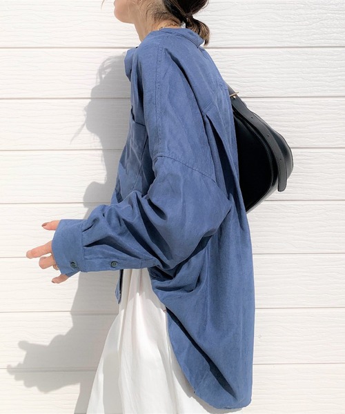 Q（キュー）の「細コール ビッグシルエットシャツ（シャツ/ブラウス・レディース・アイボリー/ライトブルー・MEDIUM）」の5枚目の写真