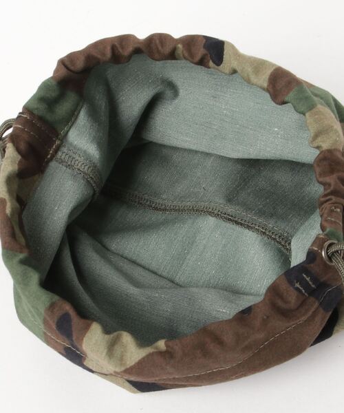 MILITARY(ミリタリー)の「新品 米軍 NYCO ウッドランド迷彩 リメイク エフェクツバッグ(ハンドバッグ・メンズ・カモフラージュ・ONE SIZE)」の2枚目の写真