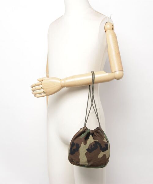 MILITARY(ミリタリー)の「新品 米軍 NYCO ウッドランド迷彩 リメイク エフェクツバッグ(ハンドバッグ・メンズ・カモフラージュ・ONE SIZE)」の4枚目の写真