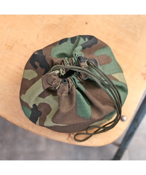 MILITARY(ミリタリー)の「新品 米軍 NYCO ウッドランド迷彩 リメイク エフェクツバッグ(ハンドバッグ・メンズ・カモフラージュ・ONE SIZE)」の7枚目の写真