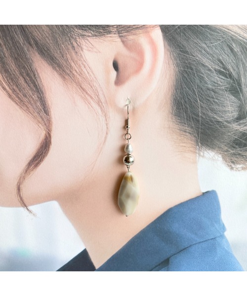 tone(トーン)の「【-lensa-】淡水パールで大人なピアス(MA)(ピアス(両耳用)・レディース・ホワイト・FREE)」の3枚目の写真