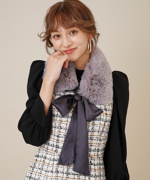 31 Sons de mode(トランテアン ソン ドゥ モード)の「スカーフセットフェイクファーティペット(ストール/ショール・レディース・グレー/オフホワイト・フリー)」の16枚目の写真