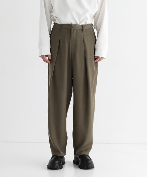 ETELIO（エテリオ）の「セミワイドタックバルーンパンツ（その他パンツ・メンズ・チャコール/オフホワイト/ブラック/ブラウン系・S/M/L）」の6枚目の写真