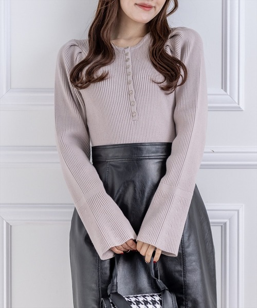 clear（クリア）の「ボリュームスリーブリブニットトップス（ニット/セーター・レディース・アイボリー/グレイッシュベージュ/ブラック/ブルー/オレンジ/マスタード・F）」の3枚目の写真