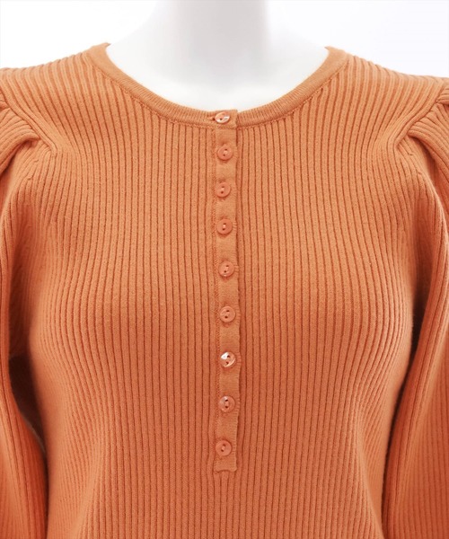 clear（クリア）の「ボリュームスリーブリブニットトップス（ニット/セーター・レディース・アイボリー/グレイッシュベージュ/ブラック/ブルー/オレンジ/マスタード・F）」の11枚目の写真