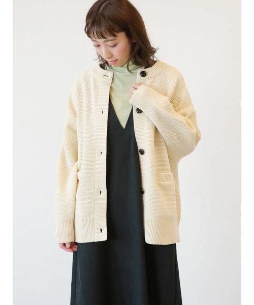 Lugnoncure（ルノンキュール）の「無撚糸地柄編みカーディガン（カーディガン/ボレロ・レディース・パープル/オフホワイト/チャコール・ﾌﾘ-）」の2枚目の写真