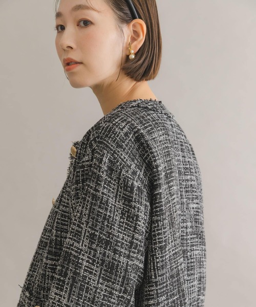 F by ROSSO(エフバイロッソ)の「F by ROSSO ツイードノーカラージャケット(その他アウター・レディース・ブラック/オフホワイト・FREE)」の6枚目の写真