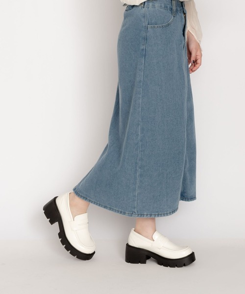 SVEC（シュベック）の「チャンキーソール Uチップ コインローファー（ローファー・レディース・ホワイト/ブラック・35/37/36/39/38/40）」の8枚目の写真