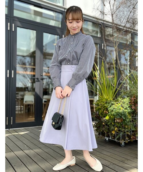 couture brooch（クチュールブローチ）の「◆【オンオフ問わずに大活躍！】先染めピンタック パール調釦フリルシャツ（シャツ/ブラウス・レディース・ブラック系1/サックスブルー系2・38/40/42）」の8枚目の写真