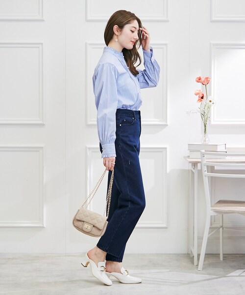 couture brooch（クチュールブローチ）の「◆【オンオフ問わずに大活躍！】先染めピンタック パール調釦フリルシャツ（シャツ/ブラウス・レディース・ブラック系1/サックスブルー系2・38/40/42）」の14枚目の写真