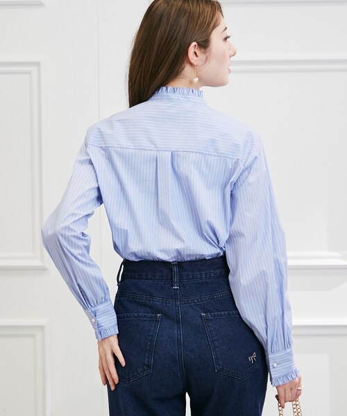 couture brooch（クチュールブローチ）の「◆【オンオフ問わずに大活躍！】先染めピンタック パール調釦フリルシャツ（シャツ/ブラウス・レディース・ブラック系1/サックスブルー系2・38/40/42）」の17枚目の写真