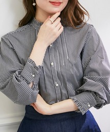 ◆【オンオフ問わずに大活躍！】先染めピンタック パール調釦フリルシャツ