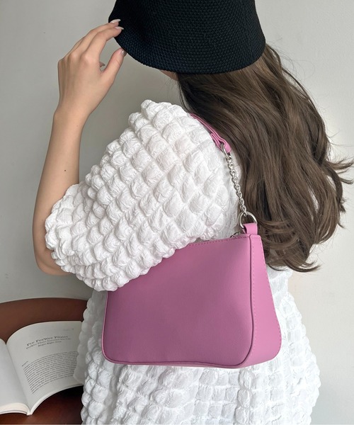 prose verse（プロズヴェール）の「チェーン2wayショルダーバッグ（ショルダーバッグ・レディース・ブラック/グリーン/アイボリー/ピンク・ﾌﾘ-）」の4枚目の写真