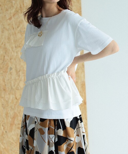 Ray BEAMS（レイビームス）の「RBS / イソザイ フリル ハーフスリーブ Tシャツ（Tシャツ/カットソー・レディース・ブラック/ホワイト・ONE SIZE）」の4枚目の写真