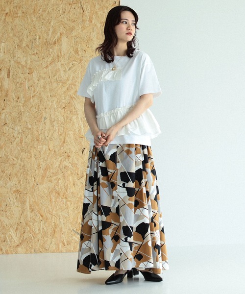 Ray BEAMS（レイビームス）の「RBS / イソザイ フリル ハーフスリーブ Tシャツ（Tシャツ/カットソー・レディース・ブラック/ホワイト・ONE SIZE）」の19枚目の写真