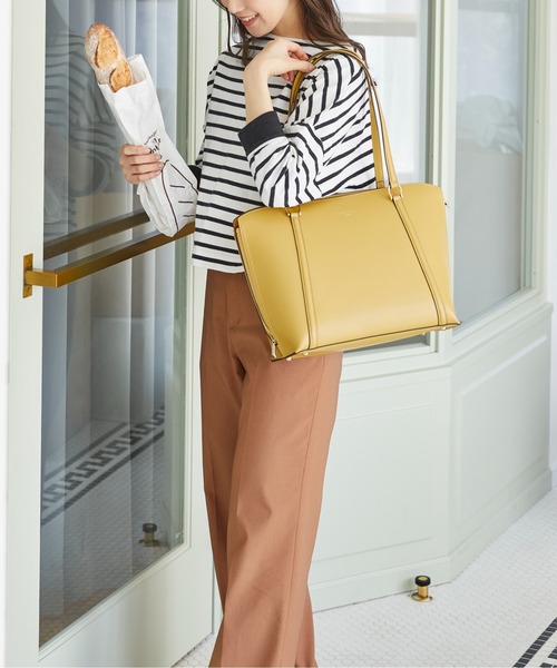 Samantha Thavasa（サマンサタバサ）の「[オンライン&一部店舗限定] バイカラースプリットレザートートバッグ（トートバッグ・レディース・ピンクベージュ/グレイッシュベージュ/イエロー/ライトブルー/ブラック/グレー・FREE）」の5枚目の写真