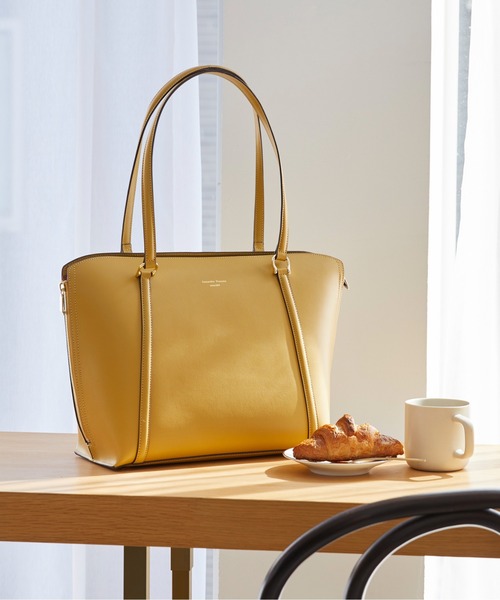 Samantha Thavasa（サマンサタバサ）の「[オンライン&一部店舗限定] バイカラースプリットレザートートバッグ（トートバッグ・レディース・ピンクベージュ/グレイッシュベージュ/イエロー/ライトブルー/ブラック/グレー・FREE）」の9枚目の写真