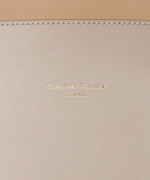 Samantha Thavasa（サマンサタバサ）の「[オンライン&一部店舗限定] バイカラースプリットレザートートバッグ（トートバッグ・レディース・ピンクベージュ/グレイッシュベージュ/イエロー/ライトブルー/ブラック/グレー・FREE）」の16枚目の写真