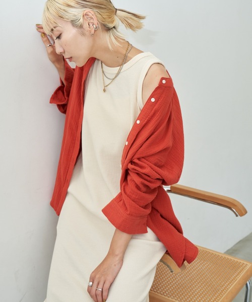 Auntie Rosa Holiday（アンティローザホリデー）の「ダブルガーゼBIGシャツ（シャツ/ブラウス・レディース・ブラック/アイボリー/オレンジ/ピンク/グリーン・FREE）」の5枚目の写真