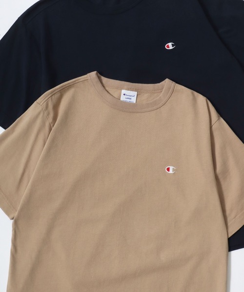 Champion(チャンピオン)の「Champion/チャンピオン コットンUSA ロゴワッペン ワンポイント刺繍 半袖Tシャツ/無地T/レディース メンズ(Tシャツ/カットソー・メンズ・ホワイト/ブラック/オートミール/ライトイエロー/サーモンピンク/ミント/ラベンダー/ネイビー/グレー/ダークグリーン/ブルー/サンドベージュ/グリーン/イエロー/サックスブルー/ベージュ/グレイッシュブルー/クリーム/レンガ/サファリグリーン/スカイブルー/セージグリーン/オレンジ/オリーブドラブ・L/XL/M)」の4枚目の写真