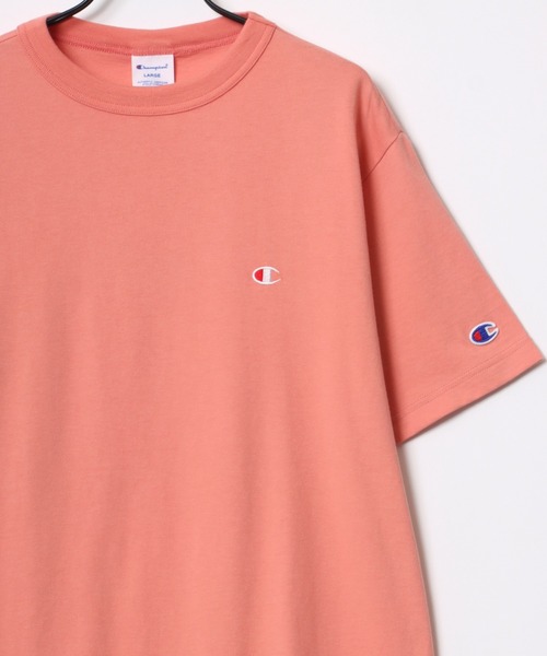 Champion(チャンピオン)の「Champion/チャンピオン コットンUSA ロゴワッペン ワンポイント刺繍 半袖Tシャツ/無地T/レディース メンズ(Tシャツ/カットソー・メンズ・ホワイト/ブラック/オートミール/ライトイエロー/サーモンピンク/ミント/ラベンダー/ネイビー/グレー/ダークグリーン/ブルー/サンドベージュ/グリーン/イエロー/サックスブルー/ベージュ/グレイッシュブルー/クリーム/レンガ/サファリグリーン/スカイブルー/セージグリーン/オレンジ/オリーブドラブ・L/XL/M)」の22枚目の写真