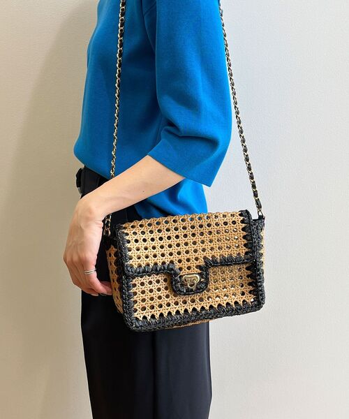 OPAQUE.CLIP(オペークドットクリップ)の「◆≪ヒルナンデス!で紹介≫ 異素材コンビチェーンショルダー(ショルダーバッグ・レディース・ブラック・00)」の4枚目の写真