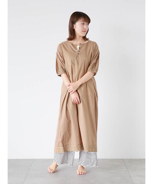 Et grenier by Samansa Mos2(エグルニエバイサマンサモスモス)の「ボーダー裾メロールームパンツ(その他パンツ・レディース・ベージュ/ネイビー・F)」の17枚目の写真