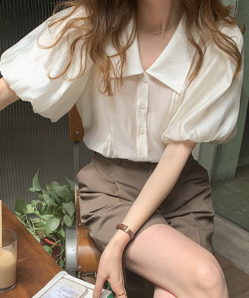 Vipoa(ヴィポア)の「マシュマロスリーブピンタックシアーブラウス(シャツ/ブラウス・レディース・アイボリー・FREE)」の1枚目の写真