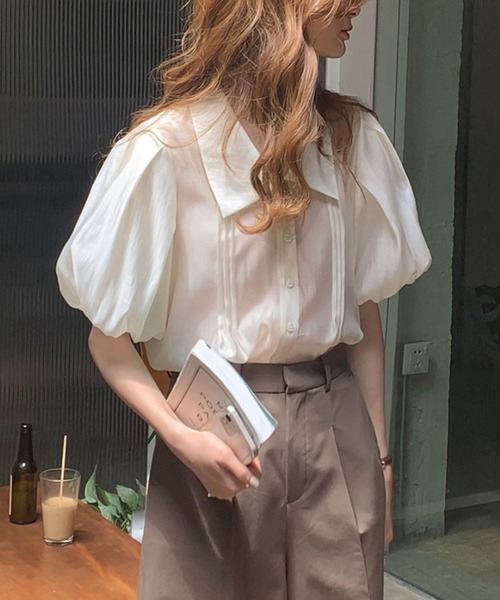 Vipoa(ヴィポア)の「マシュマロスリーブピンタックシアーブラウス(シャツ/ブラウス・レディース・アイボリー・FREE)」の2枚目の写真