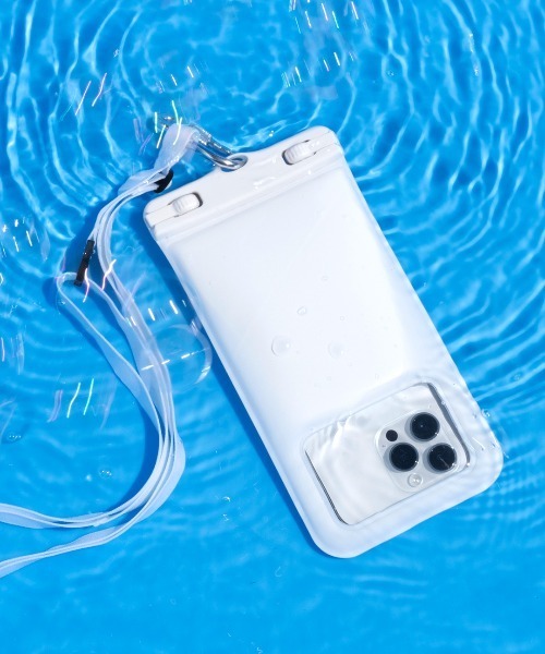 Hamee(ハミィ)の「各種スマートフォン対応 DIVAID フローティング 防水ケース IP68防水・防塵性能 ワイドサイズ ショルダーストラップ(スマホケース/カバー・レディース・ライトパープル/ホワイト/レインボー/ブラック/ライトブルー/フューシャピンク/シアン/オレンジ/イエロー/グリーン系・FREE)」の2枚目の写真