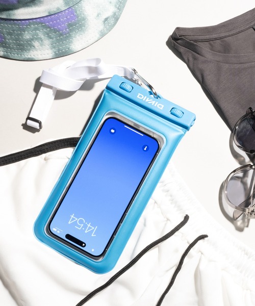 Hamee(ハミィ)の「各種スマートフォン対応 DIVAID フローティング 防水ケース IP68防水・防塵性能 ワイドサイズ ショルダーストラップ(スマホケース/カバー・レディース・ライトパープル/ホワイト/レインボー/ブラック/ライトブルー/フューシャピンク/シアン/オレンジ/イエロー/グリーン系・FREE)」の6枚目の写真