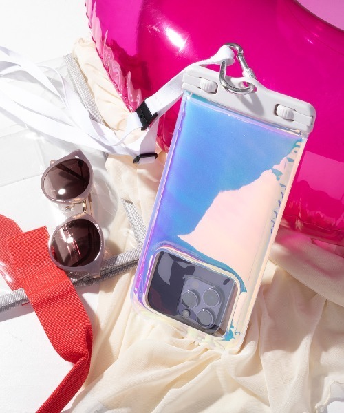 Hamee(ハミィ)の「各種スマートフォン対応 DIVAID フローティング 防水ケース IP68防水・防塵性能 ワイドサイズ ショルダーストラップ(スマホケース/カバー・レディース・ライトパープル/ホワイト/レインボー/ブラック/ライトブルー/フューシャピンク/シアン/オレンジ/イエロー/グリーン系・FREE)」の10枚目の写真