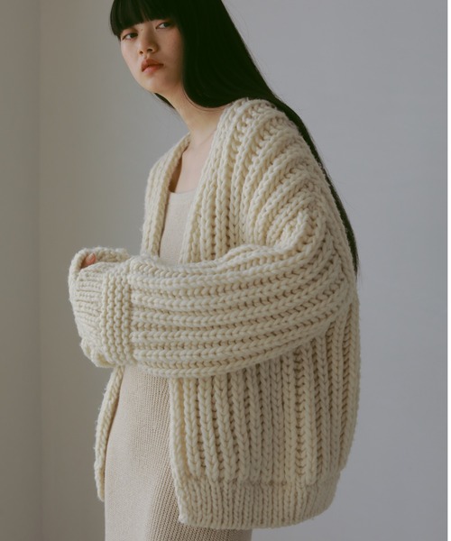 CASA FLINE（カーサフライン）の「ローゲージハンドニットカーディガン（その他アウター・レディース・ホワイト/ブラウン/グレー・FREE）」の5枚目の写真