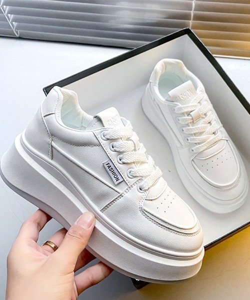 Futier land（フューティアランド）の「フェイクレザー厚底スニーカー（スニーカー・レディース・ホワイト・35/36/37/38/39/40）」の6枚目の写真