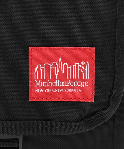 Manhattan Portage（マンハッタンポーテージ）の「Little Apple Shoulder Bag（ショルダーバッグ・メンズ・ブラック・X-SMALL）」の2枚目の写真