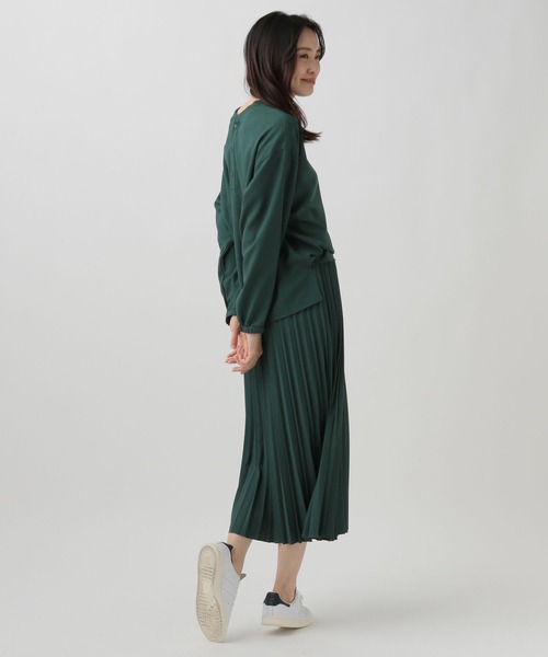 Elura(エルーラ)の「サラサラ2WAYブラウス(シャツ/ブラウス・レディース・ホワイト/グリーン系その他4/ブラック・LARGE/MEDIUM)」の11枚目の写真