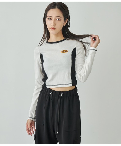 ANAP（アナップ）の「サイド配色ロングスリーブトップス（Tシャツ/カットソー・レディース・オフホワイト/ネイビー・FREE）」の3枚目の写真