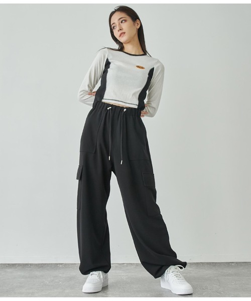 ANAP（アナップ）の「サイド配色ロングスリーブトップス（Tシャツ/カットソー・レディース・オフホワイト/ネイビー・FREE）」の6枚目の写真