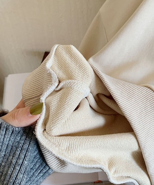 aimoha(アイモハ)の「aimoha-KIDS- 子供服 かわいいレトロ調クマプリントスウェットセットアップ(スウェット・キッズ・ライトベージュ/グレー・100/110/120/140/90/130)」の4枚目の写真