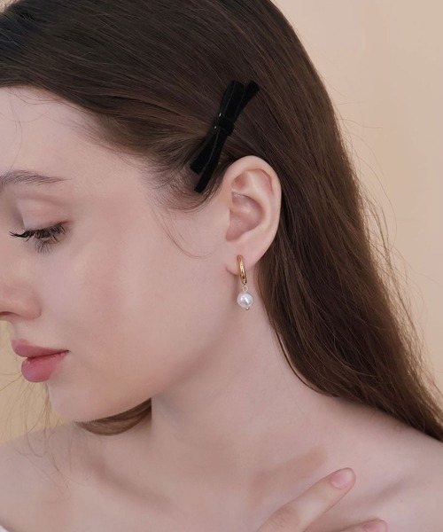 CEMONEMO（セモネモ）の「ベロア 細リボンピン 2セット（ヘアピン・レディース・ブラック・FREE）」の3枚目の写真