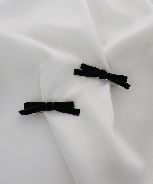 CEMONEMO（セモネモ）の「ベロア 細リボンピン 2セット（ヘアピン・レディース・ブラック・FREE）」の5枚目の写真