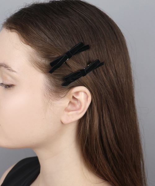 CEMONEMO（セモネモ）の「ベロア 細リボンピン 2セット（ヘアピン・レディース・ブラック・FREE）」の9枚目の写真