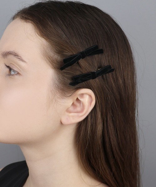 CEMONEMO（セモネモ）の「ベロア 細リボンピン 2セット（ヘアピン・レディース・ブラック・FREE）」の8枚目の写真