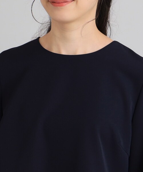 OPAQUE.CLIP（オペークドットクリップ）の「◆≪通勤・セレモニー/セットアップ対応≫ ペプラムブラウス/ダブルクロス【洗濯機洗い可】（シャツ/ブラウス・レディース・ブラック/ライトベージュ/ネイビー・36/34/42/40/38）」の19枚目の写真