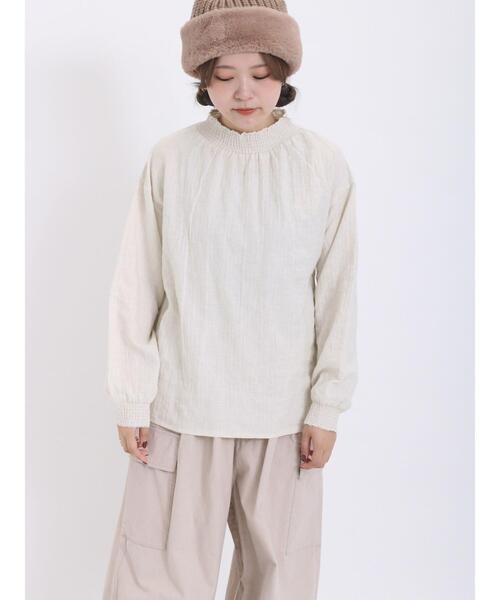 Samansa Mos2（サマンサ モスモス）の「柄アソート襟シャーリングブラウス（シャツ/ブラウス・レディース・チャコールグレー/オフホワイト/ネイビー/キナリ・F）」の2枚目の写真