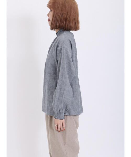 Samansa Mos2（サマンサ モスモス）の「柄アソート襟シャーリングブラウス（シャツ/ブラウス・レディース・チャコールグレー/オフホワイト/ネイビー/キナリ・F）」の16枚目の写真